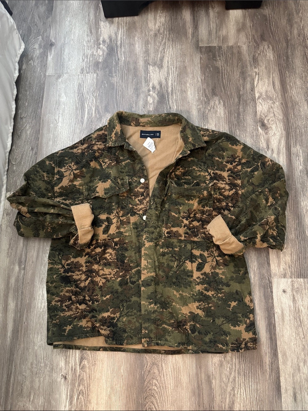 NWT Abercrombie & Fitch Men's Camouflage Button-Down Jacket